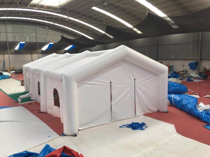 大人の大きく白く膨脹可能な小型テント、耐久の膨脹可能なキャンプの避難所