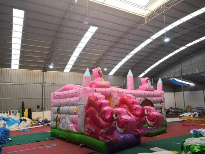 ピンクのドラゴンの子供の子供のための膨脹可能な跳ね上がりの家/裏庭のジャンプの家